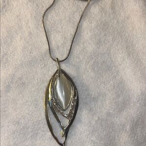Elegant Silver Pendant Necklace